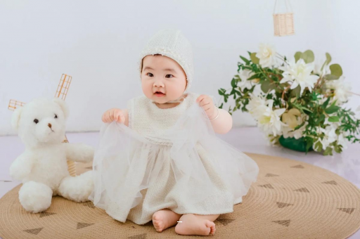 雅安宝宝几个月抬头